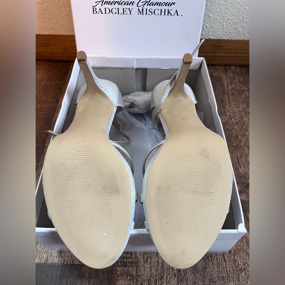 Badgely Mischka Silver Strappy Heels Size 10 - Picture 3 of 6
